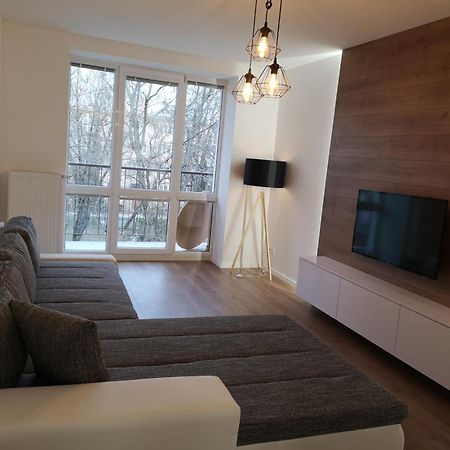 Slnecny Apartman Blizko Centra Appartement Košice Buitenkant foto